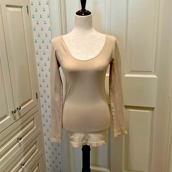 NIKKIBIKKI NUDE COLOR TOP FOR LAYERING OR TO JUST WEAR ALONE - Picture 1 of 6